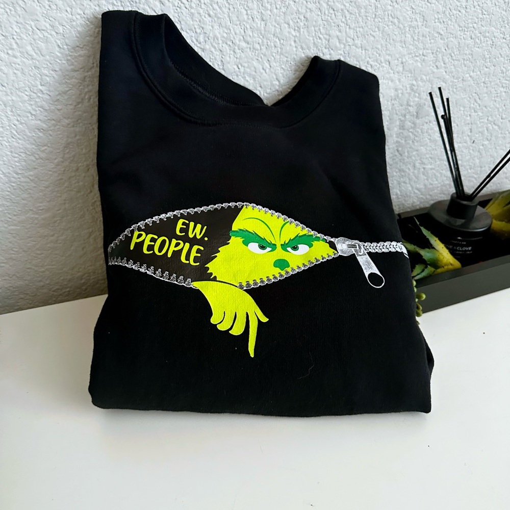 Black 'Ew, People' Grinch Sweatshirt
